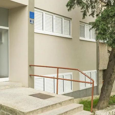 Apartment Nives *