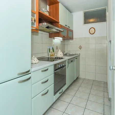 Apartment Nives *
